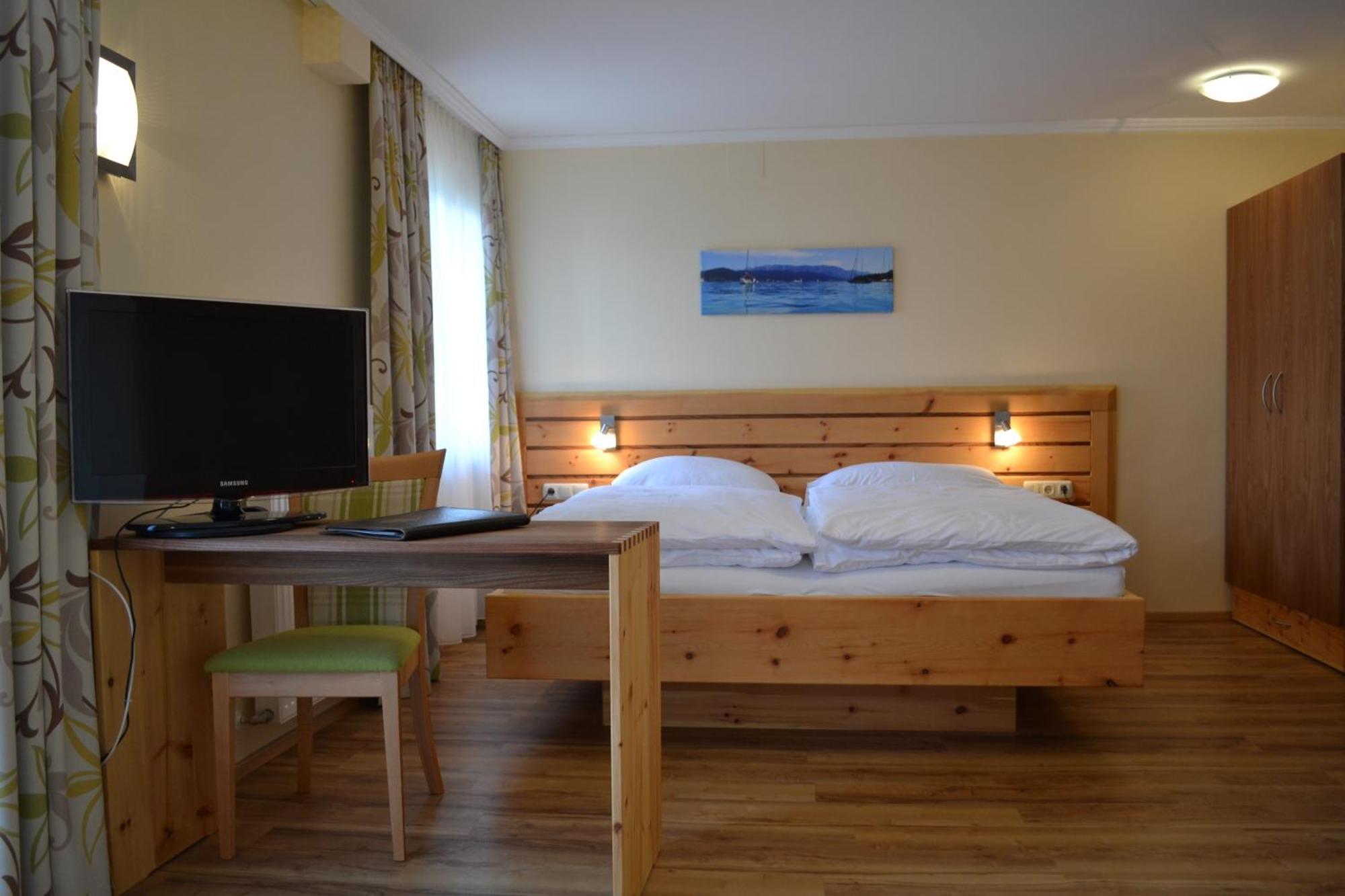 Hotel Hemetsberger Attersee エクステリア 写真