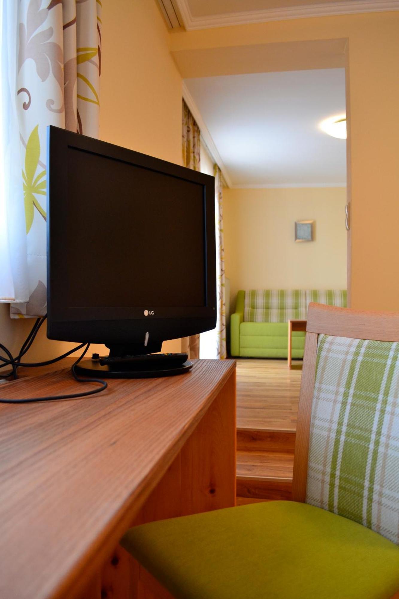 Hotel Hemetsberger Attersee エクステリア 写真