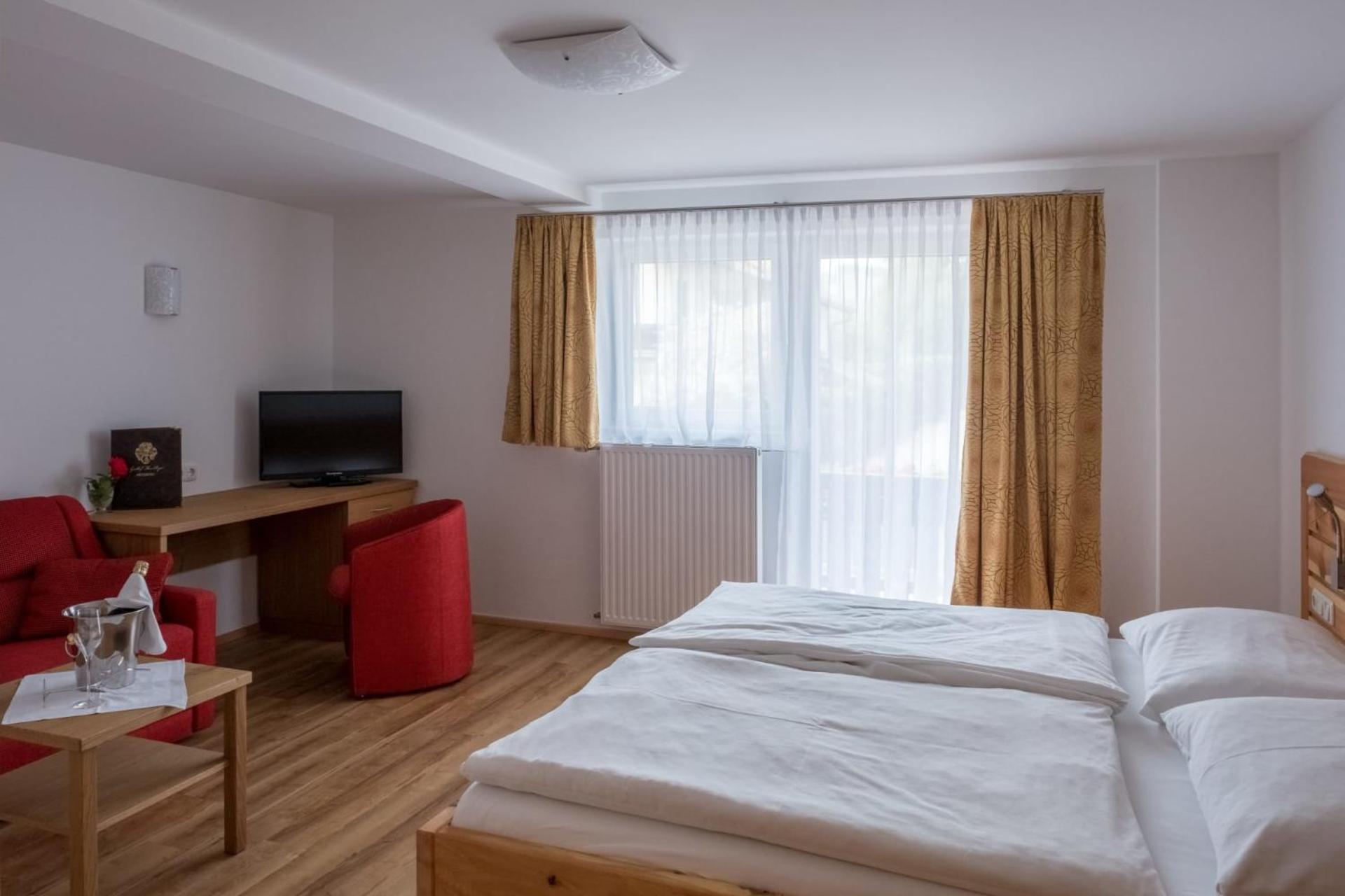 Hotel Hemetsberger Attersee エクステリア 写真